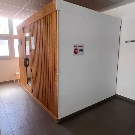 Coblanca 41-Gym-Heated Pool-Sauna-Jacuzzi-3 Minutes Walk From The Sea