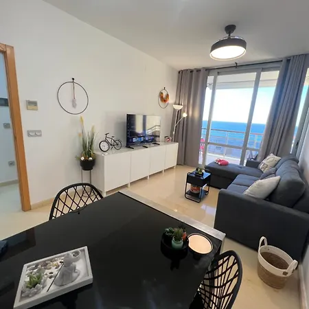 Apartman Coblanca 41-Spectacular Views-Gym-Heated Pool-Sauna-Jacuzzi-Wifi-3 Minutes Walk From The Sear *