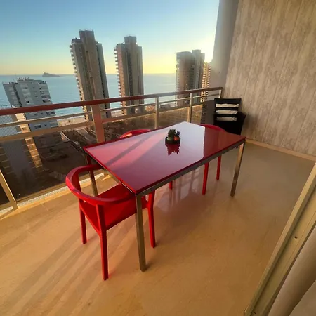 Coblanca 41-Spectacular Views-Gym-Heated Pool-Sauna-Jacuzzi-Wifi-3 Minutes Walk From The Sear Apartman *