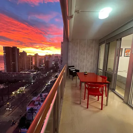 Coblanca 41-Spectacular Views-Gym-Heated Pool-Sauna-Jacuzzi-Wifi-3 Minutes Walk From The Sear Apartman *