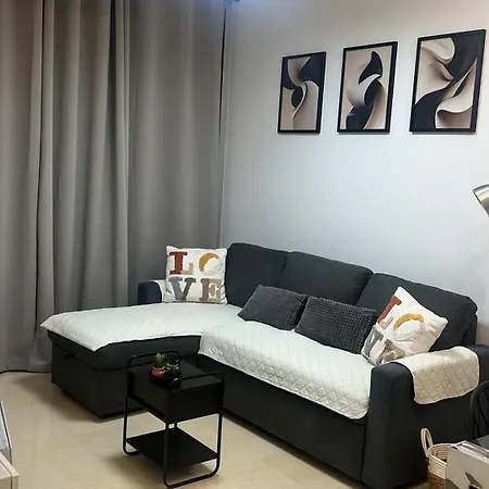 Coblanca 41-Spectacular Views-Gym-Heated Pool-Sauna-Jacuzzi-Wifi-3 Minutes Walk From The Sear Apartman *