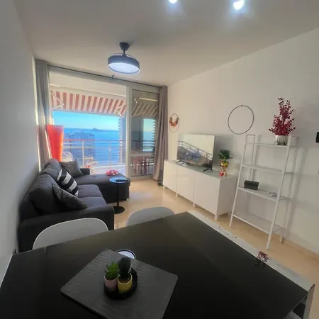 Apartman Coblanca 41-Spectacular Views-Gym-Heated Pool-Sauna-Jacuzzi-Wifi-3 Minutes Walk From The Sear *