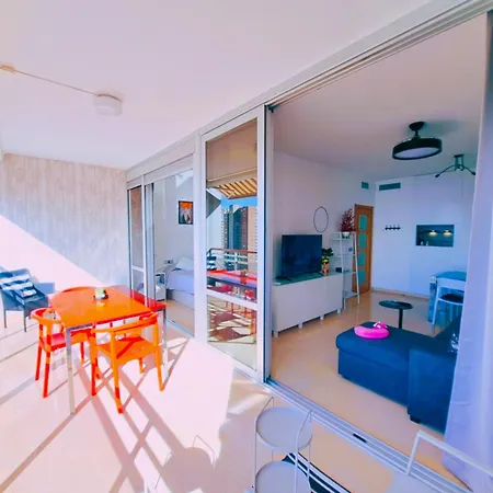 Apartman Coblanca 41-Spectacular Views-Gym-Heated Pool-Sauna-Jacuzzi-Wifi-3 Minutes Walk From The Sear