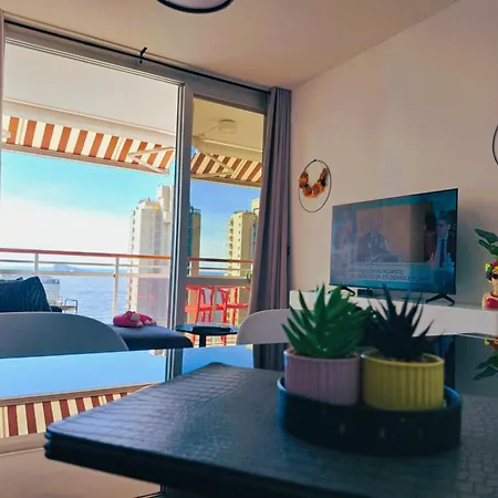 Coblanca 41-Spectacular Views-Gym-Heated Pool-Sauna-Jacuzzi-Wifi-3 Minutes Walk From The Sear *