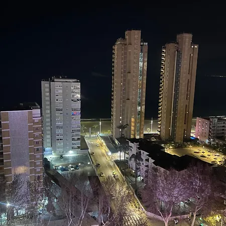 Coblanca 41-spectacular Views-gym-heated Pool-sauna-jacuzzi-wifi-3 Minutes Walk From The Sear شقة بينايدورم